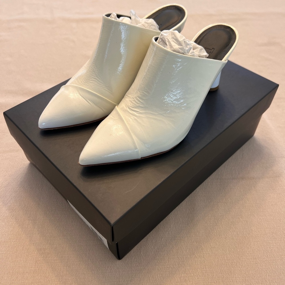 Elegant Cream Women's Mules